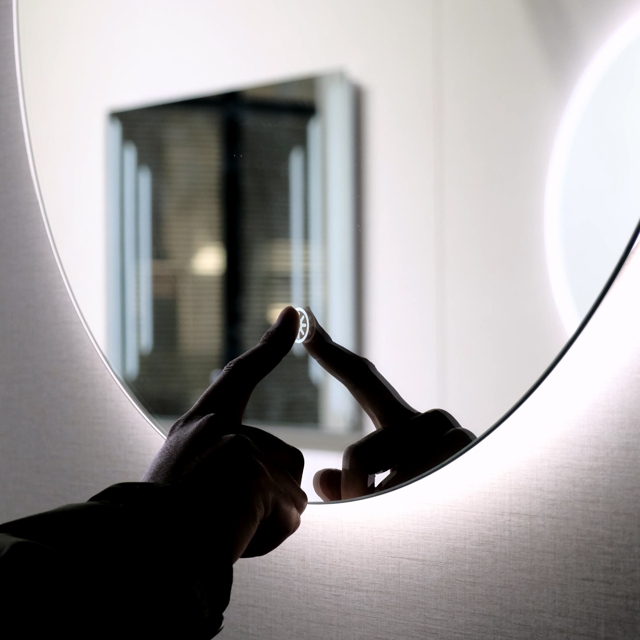 The Importance of Lighting in Modern Bathroom Mirror Design